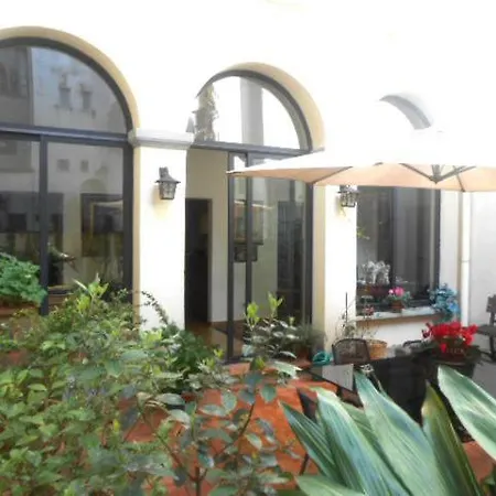 Piazza Del Carmine Alojamento de Acomodação e Pequeno-almoço Florença